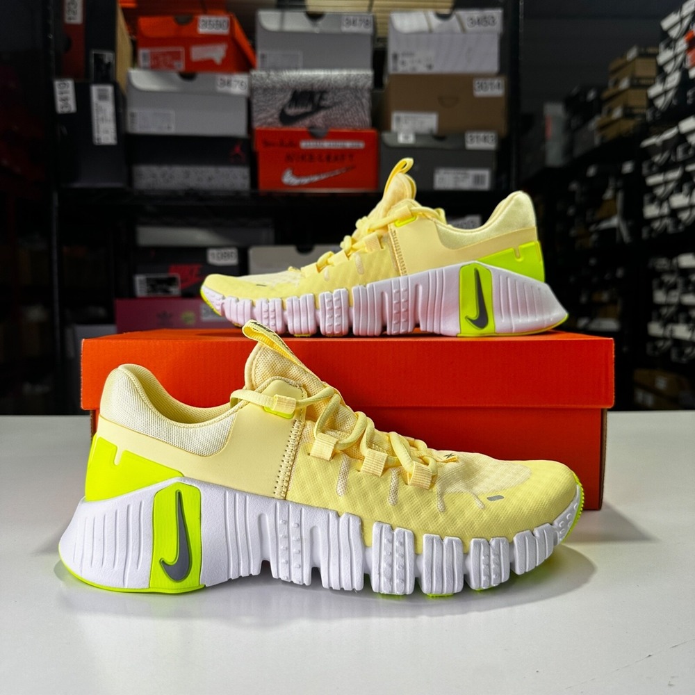 Nike Free Metcon 5 Training Shoes Citron Tint Volt DV3950-800 Women's Sz 8.5 NEW - Picture 2 of 5